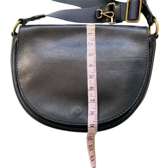 ISO - Roots large Mezza Luna Cross Body bag to purchase - Picture 4 of 7
